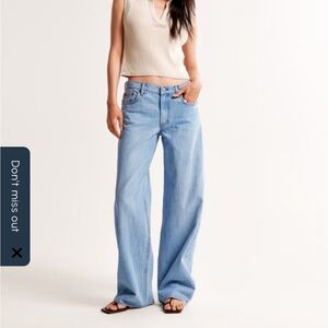 NWOT! Abercrombie & Fitch ultra loose low rise jean light wash